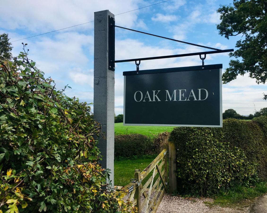 Villa Oak Mead Wrexham Exterior foto