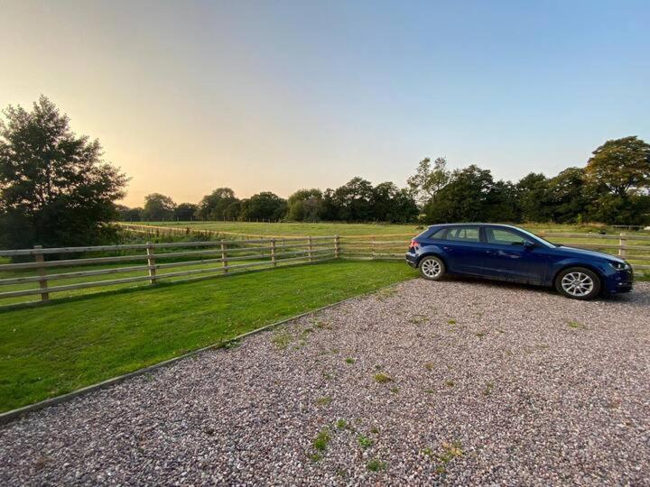 Villa Oak Mead Wrexham Zimmer foto